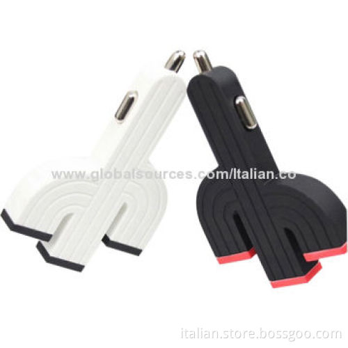 Three USB ports 4.2 A in-car charger
